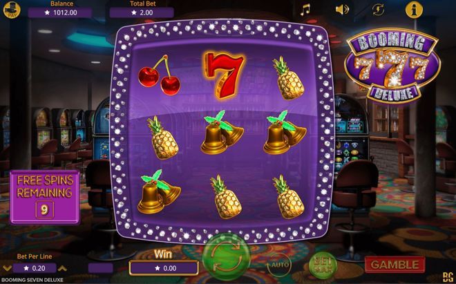 Игровой автомат «Booming Seven Deluxe» на зеркале казино Сол